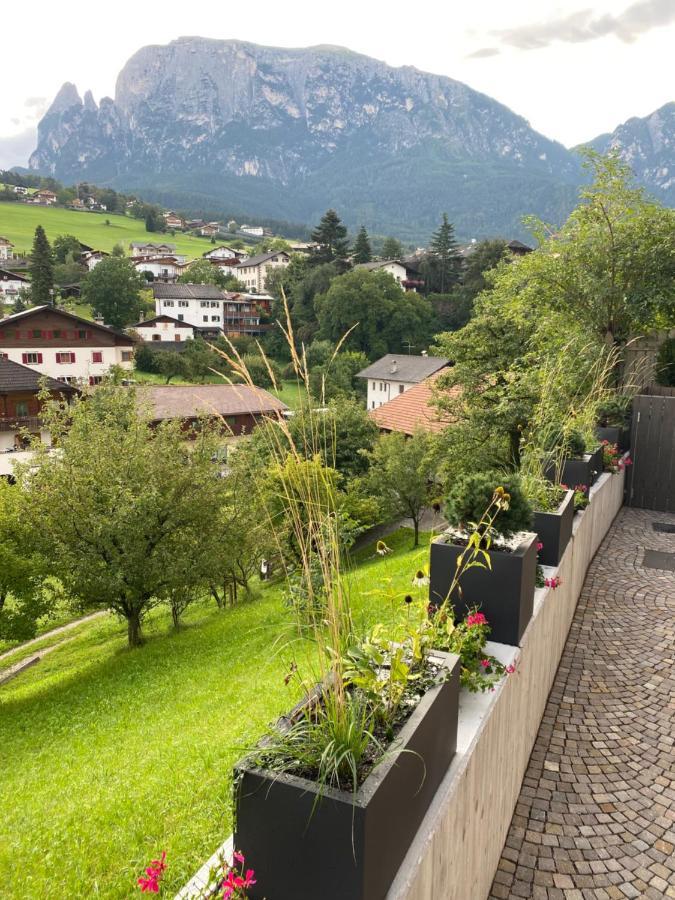 Casa Sciliar Centro Paese Pink Apartment Fiè Екстериор снимка